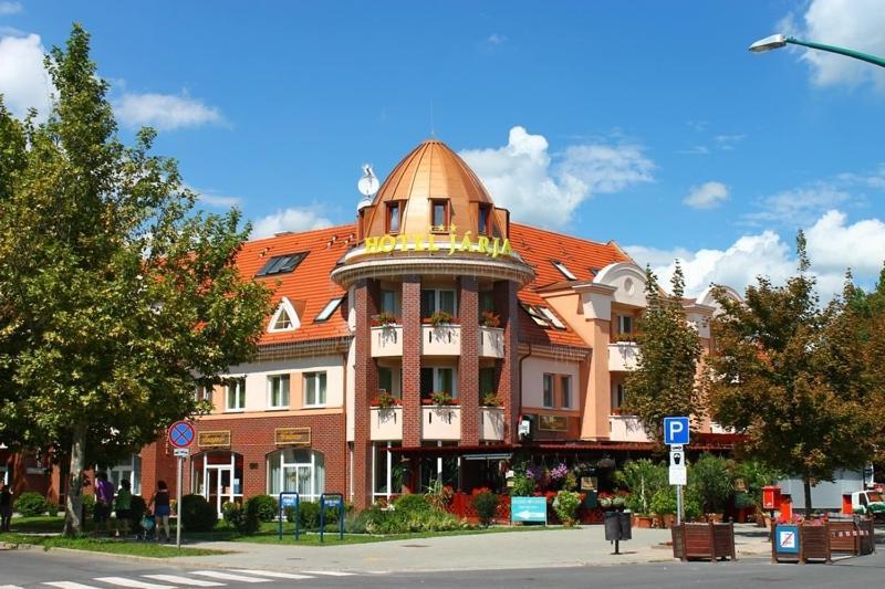 Hotel Jarja Гайдусобосло Екстер'єр фото